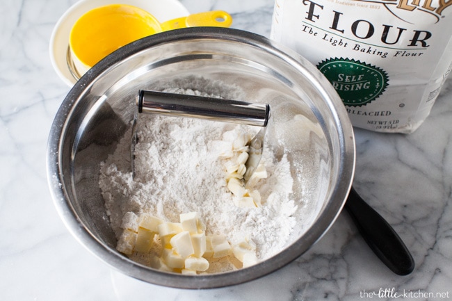 Cheddar Scallion Biscuits from thelittlekitchen.net Cheddar Scallion Biscuits from thelittlekitchen.net
