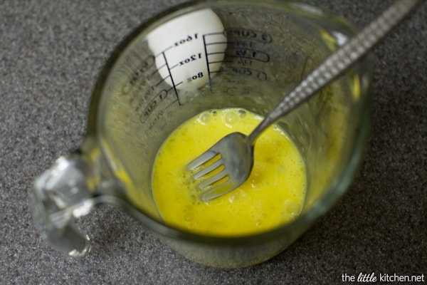 Bacon Gouda Breakfast Sandwich from thelittlekitchen.net Bacon Gouda Breakfast Sandwich from thelittlekitchen.net