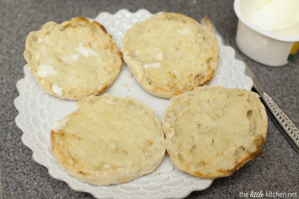 Bacon Gouda Breakfast Sandwich from thelittlekitchen.net Bacon Gouda Breakfast Sandwich from thelittlekitchen.net