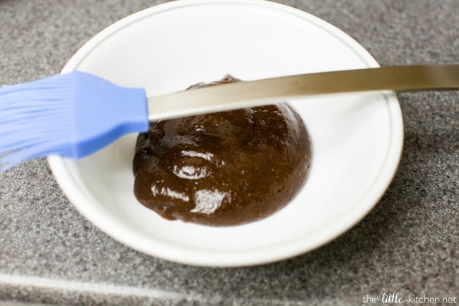 BBQ Chicken Flatbread Pizzas from thelittlekitchen.net BBQ Chicken Flatbread Pizzas from thelittlekitchen.net