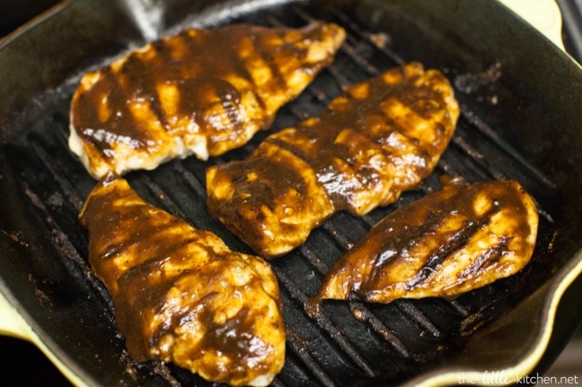 BBQ Chicken Flatbread Pizzas from thelittlekitchen.net BBQ Chicken Flatbread Pizzas from thelittlekitchen.net