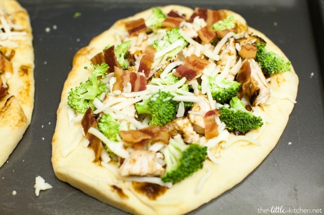 BBQ Chicken Flatbread Pizzas from thelittlekitchen.net BBQ Chicken Flatbread Pizzas from thelittlekitchen.net