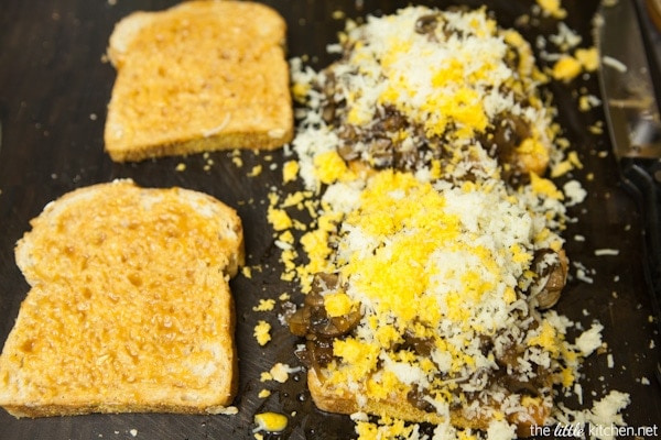 BBQ Portobello Grilled Cheese from thelittlekitchen.net BBQ Portobello Grilled Cheese from thelittlekitchen.net