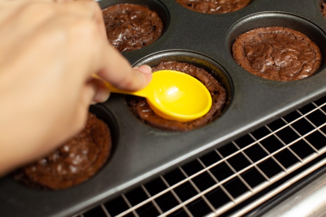 How to Make Brownie Cups from thelittlekitchen.net How to Make Brownie Cups from thelittlekitchen.net