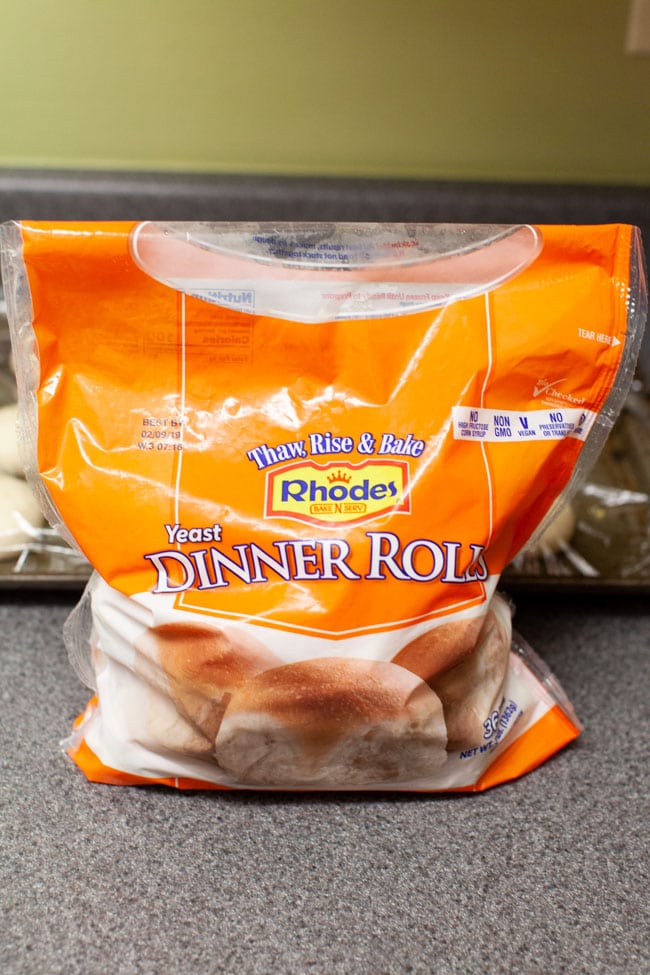 Cheddar Cheese Cloverleaf Rolls from thelittlekitchen.net Cheddar Cheese Cloverleaf Rolls from thelittlekitchen.net