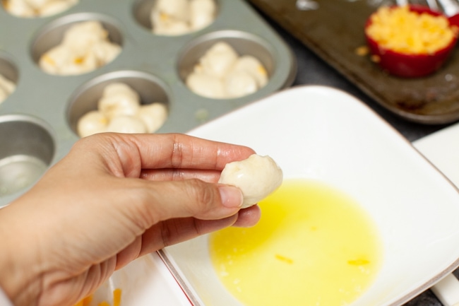 Cheddar Cheese Cloverleaf Rolls from thelittlekitchen.net Cheddar Cheese Cloverleaf Rolls from thelittlekitchen.net