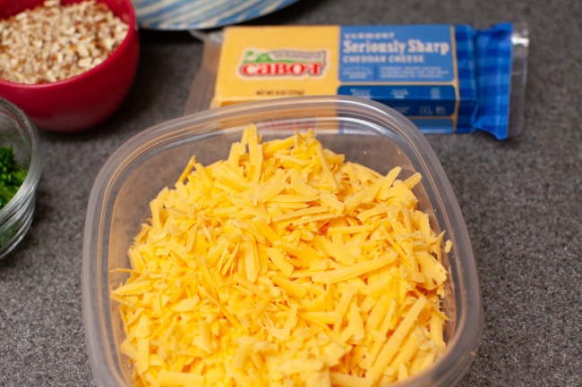 Cheese Ball Recipe from thelittlekitchen.net Cheese Ball Recipe from thelittlekitchen.net