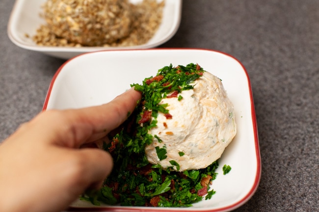 Cheese Ball Recipe from thelittlekitchen.net Cheese Ball Recipe from thelittlekitchen.net