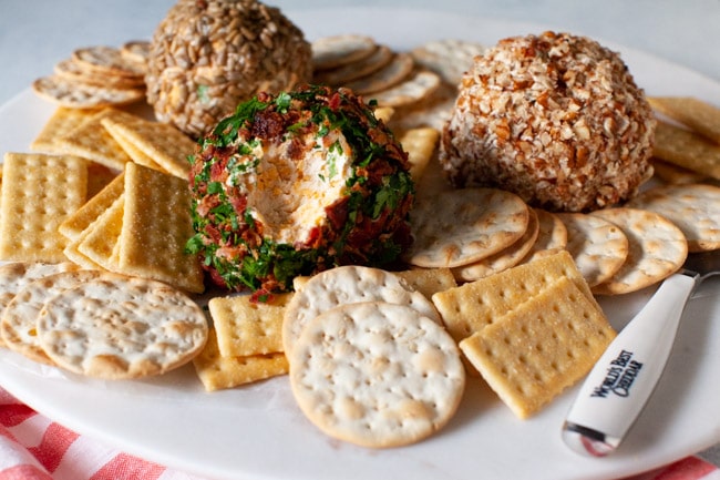 Cheese Ball Recipe from thelittlekitchen.net Cheese Ball Recipe from thelittlekitchen.net