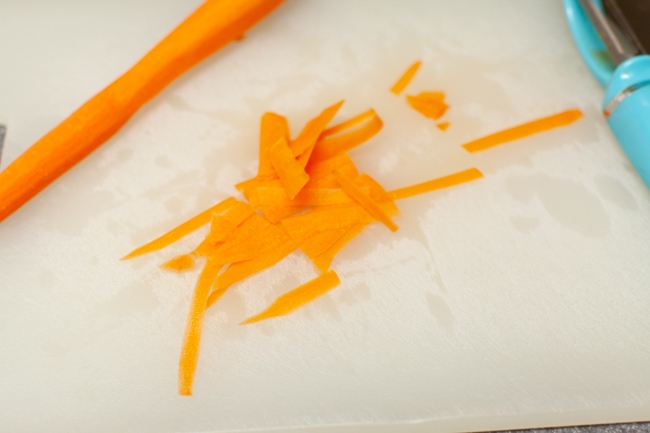 Chicken Spinach Salad with Orange-Ginger Dressing from thelittlekitchen.net Chicken Spinach Salad with Orange-Ginger Dressing from thelittlekitchen.net