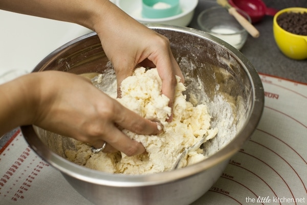 Chocolate Chip Scones from thelittlekitchen.net Chocolate Chip Scones from thelittlekitchen.net
