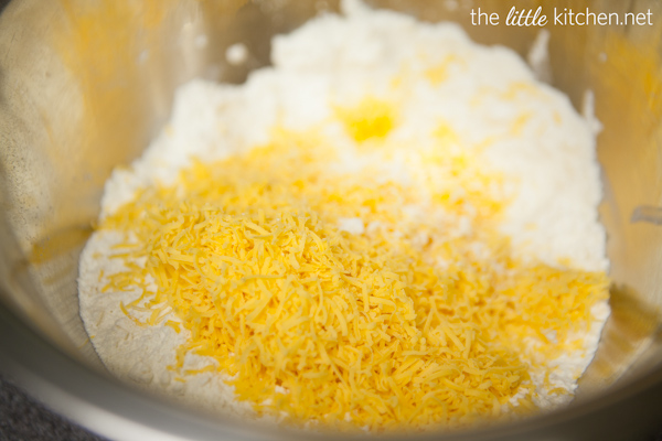 Garlic Cheddar Biscuits from The Little Kitchen