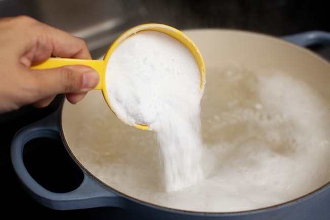 Pretzel Slider Rolls from thelittlekitchen.net Pretzel Slider Rolls from thelittlekitchen.net