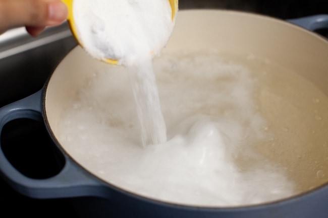 Pretzel Slider Rolls from thelittlekitchen.net Pretzel Slider Rolls from thelittlekitchen.net