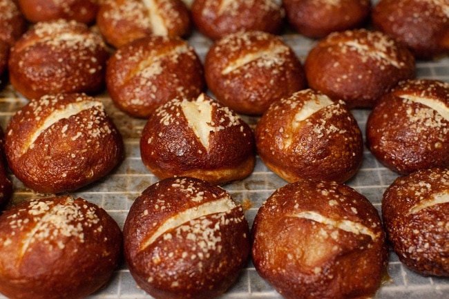 Pretzel Slider Rolls from thelittlekitchen.net Pretzel Slider Rolls from thelittlekitchen.net