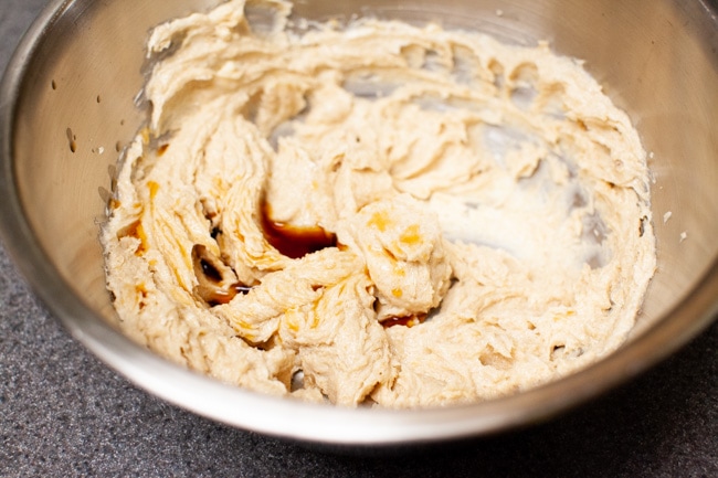 Matcha Cookies from thelittlekitchen.net Mixing vanilla extract into Matcha Cookie batter from thelittlekitchen.net