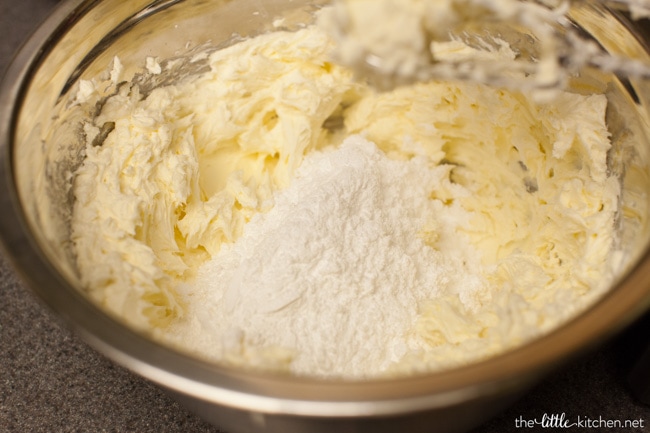 Heart-Shaped Pink Velvet Bundt Cake from thelittlekitchen.net Heart-Shaped Pink Velvet Bundt Cake from thelittlekitchen.net