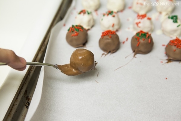 Red Velvet White Chocolate Chip Cookie Dough Truffles from thelittlekitchen.net Red Velvet White Chocolate Chip Cookie Dough Truffles from thelittlekitchen.net