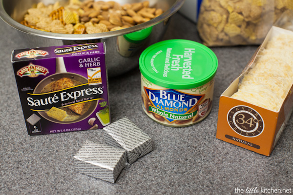 Sweet & Spicy Snack Mix from thelittlekitchen.net Sweet & Spicy Snack Mix from thelittlekitchen.net