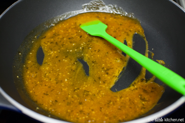 Sweet & Spicy Snack Mix from thelittlekitchen.net Sweet & Spicy Snack Mix from thelittlekitchen.net