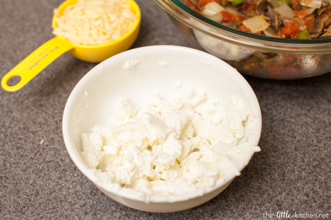 Tomato and Cheese Omelette Muffins from thelittlekitchen.net Tomato and Cheese Omelette Muffins from thelittlekitchen.net